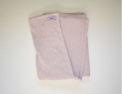 Muselina rosa con piececitos